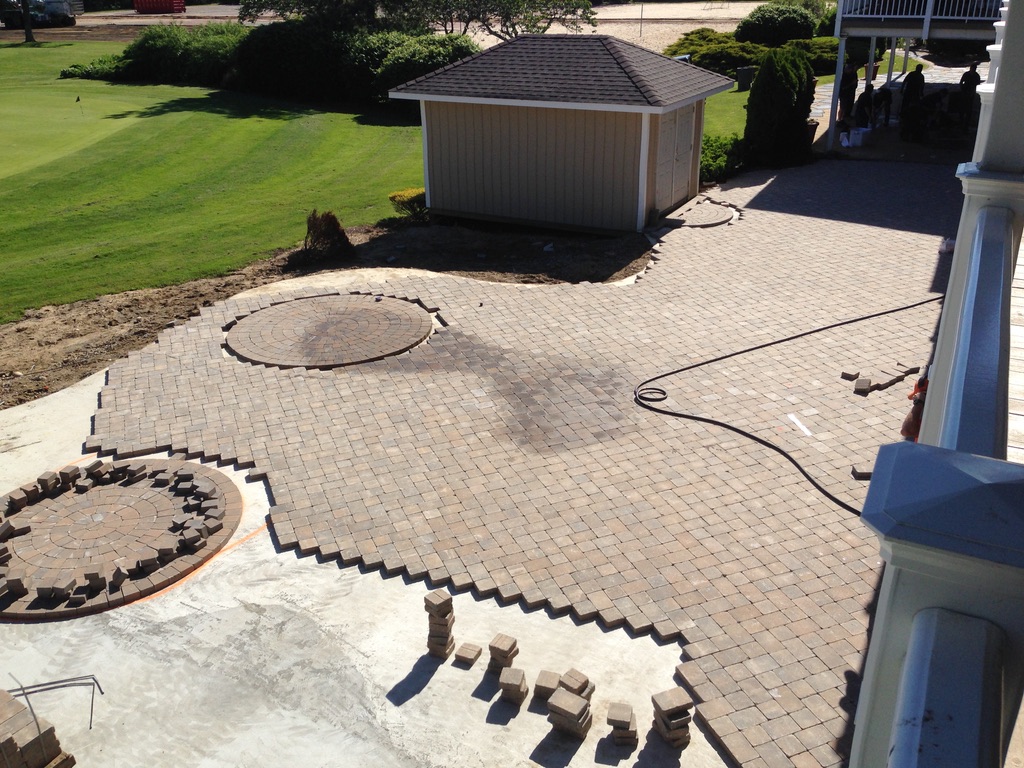A second view of the patterned paving installation